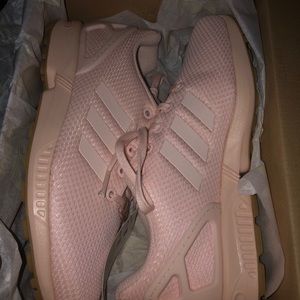 Brand new women’s size 5 in box never worn